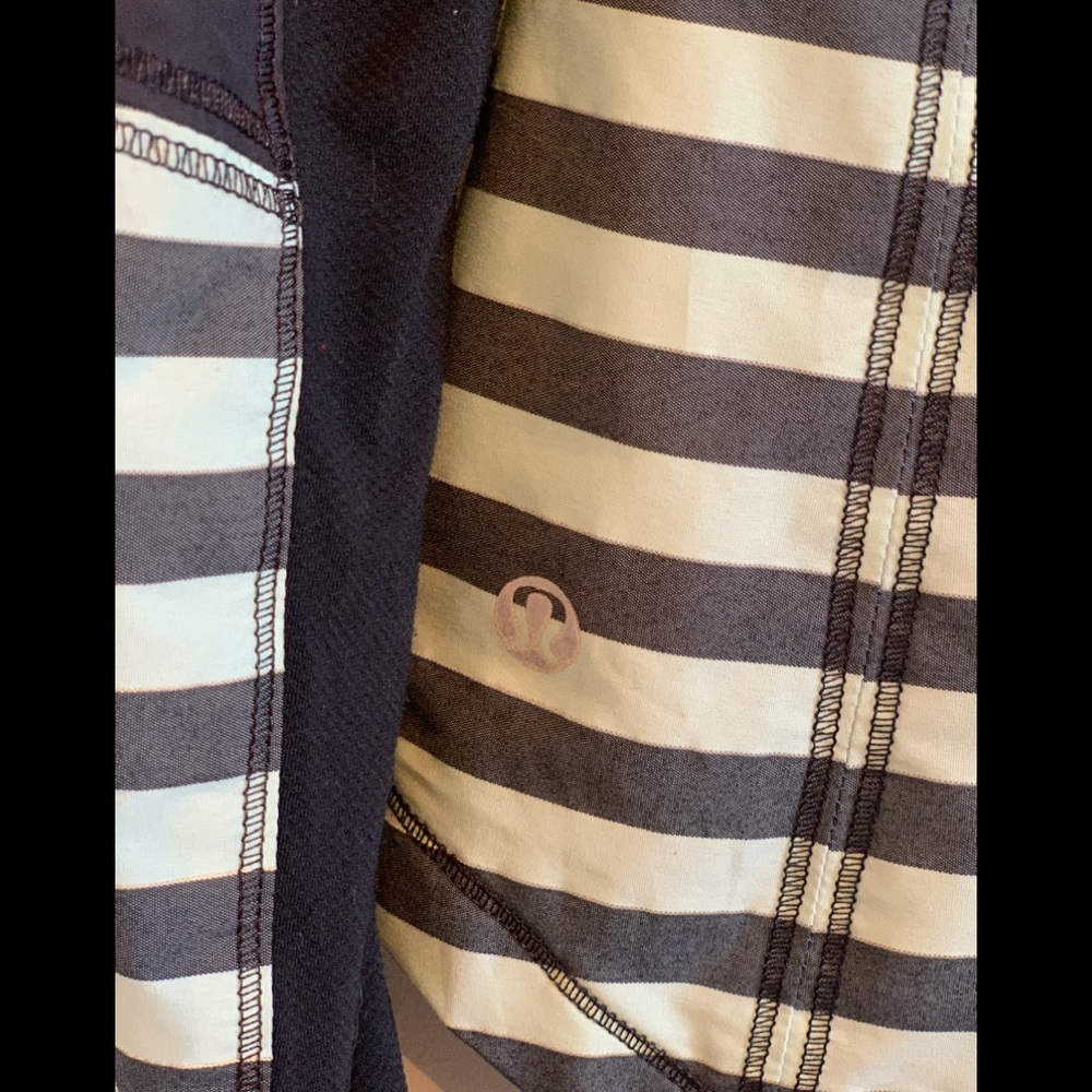 NWOT Lululemon Run: Get Up And Glow Jacket *Reflective 360 Sea Stripe Mint/Black - Picture 12 of 12